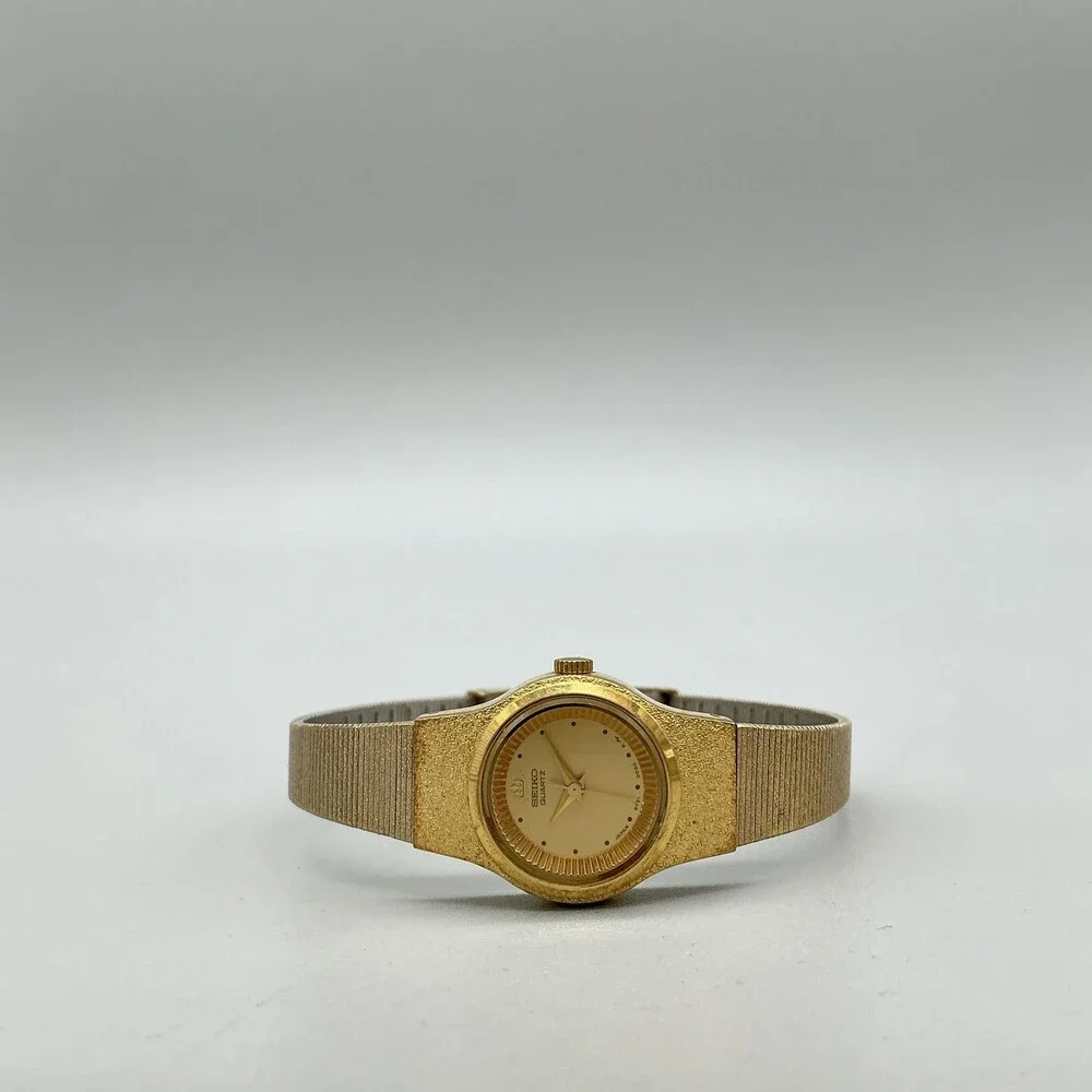 Vintage Seiko Womens Watch 20mm Gold Tone Champagne Dial 8Y21-0010 New Battery